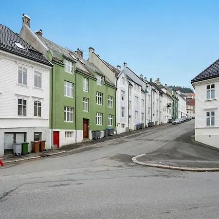 Cozy & Modern In Historic Area Of * ベルゲン